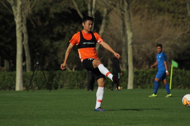 王哲林31+14刘铮16分 上海力克浙江总比分2-2