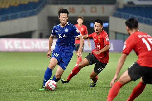 费尔德34+14张宁23+8赵嘉义21分 山西大胜青岛